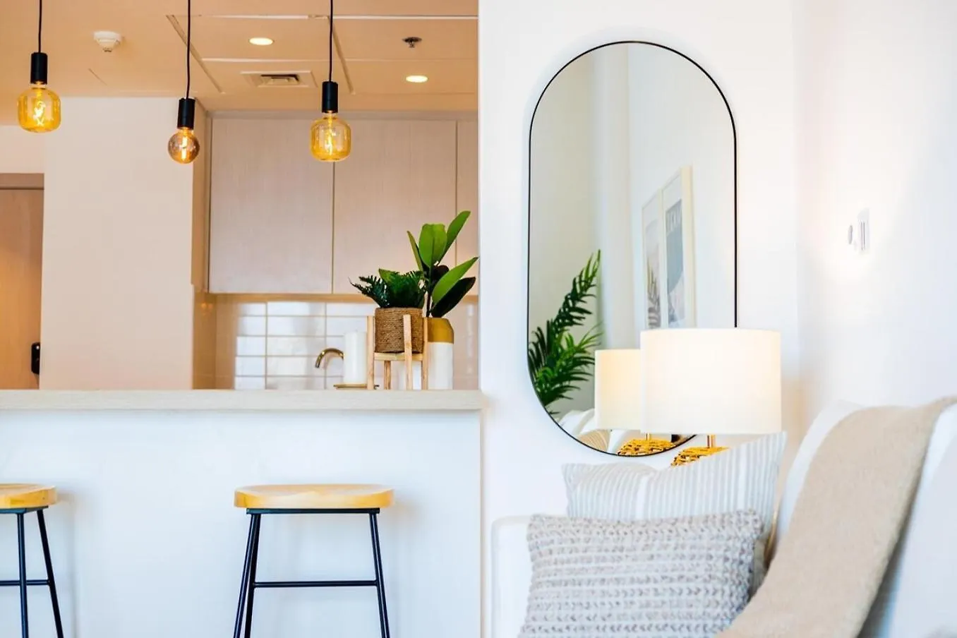 아부다비 Voyage'S Elegant 1Br In Waters Edge 아파트